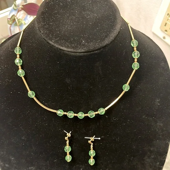 BEAUTIFUL SET OF NECKLACE AND EARRINGS - Picture 2 of 5